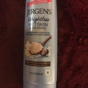 WEIGHTLESS WET SKIN MOISTURIZER/OIL INFUSED